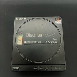 Vintage Sony Discman FM/AM Portable CD Player